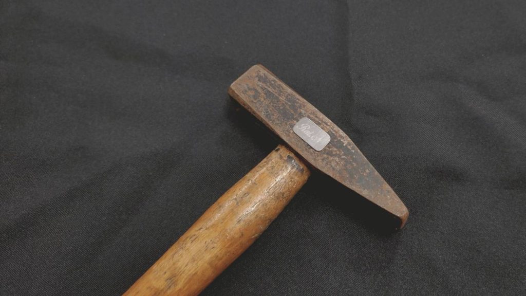 金属プレート 刻印例 engrave Tokyo Akihabara Engraving Specialty Shop HAYABUSA can engrave on the day 名入れ　即日　東京　都内　秋葉原　山手線　秋葉原駅　アクリル　樹脂　プラスチック