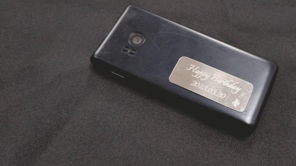 金属プレート 刻印例 engrave Tokyo Akihabara Engraving Specialty Shop HAYABUSA can engrave on the day 名入れ　即日　東京　都内　秋葉原　山手線　秋葉原駅　アクリル　樹脂　プラスチック