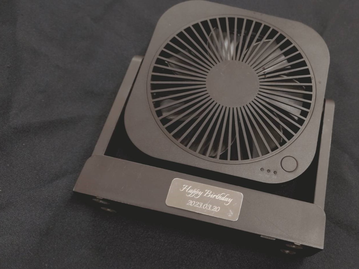 金属プレート 刻印例 engrave Tokyo Akihabara Engraving Specialty Shop HAYABUSA can engrave on the day 名入れ　即日　東京　都内　秋葉原　山手線　秋葉原駅　アクリル　樹脂　プラスチック