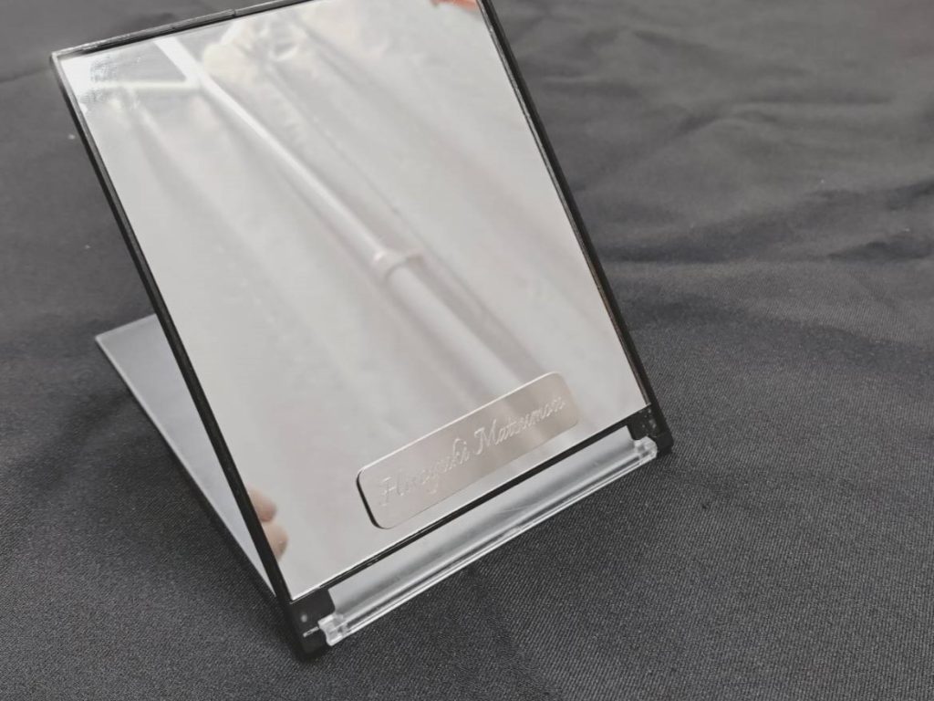 金属プレート 刻印例 engrave Tokyo Akihabara Engraving Specialty Shop HAYABUSA can engrave on the day 名入れ　即日　東京　都内　秋葉原　山手線　秋葉原駅　アクリル　樹脂　プラスチック