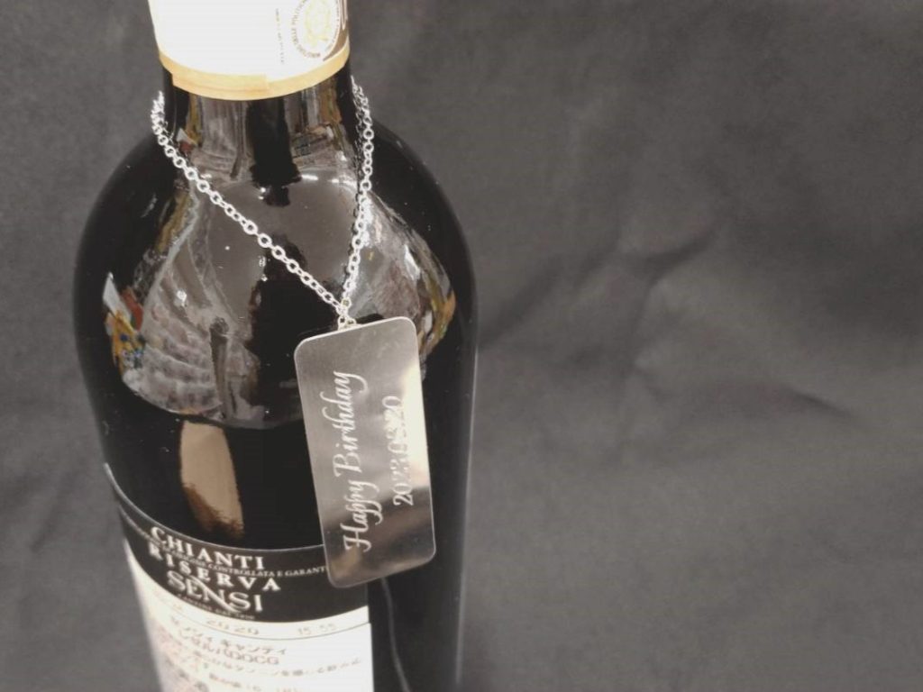 金属プレート 刻印例 engrave Tokyo Akihabara Engraving Specialty Shop HAYABUSA can engrave on the day 名入れ　即日　東京　都内　秋葉原　山手線　秋葉原駅　アクリル　樹脂　プラスチック