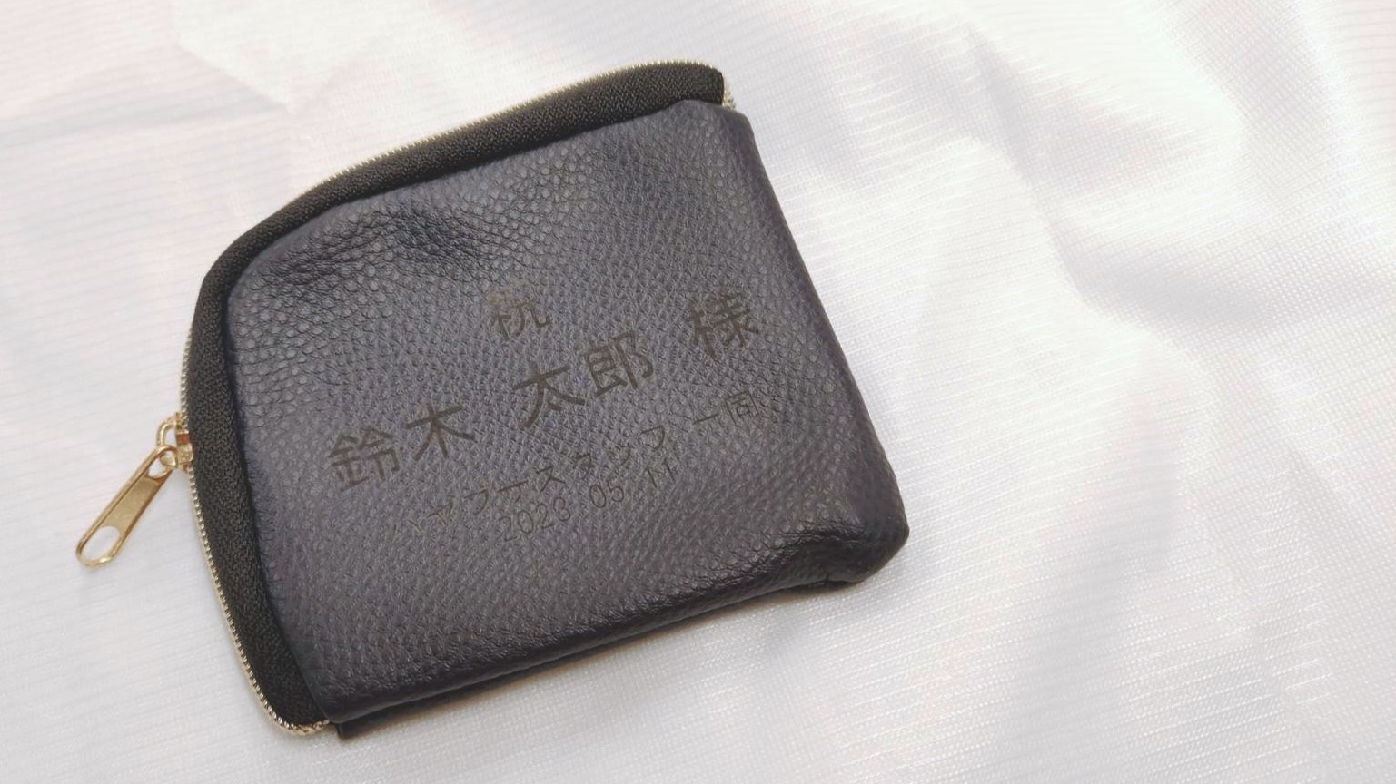 革 合皮 刻印例 engrave Tokyo Akihabara Engraving Specialty Shop HAYABUSA can engrave on the day 名入れ　即日　東京　都内　秋葉原　山手線　秋葉原駅　アクリル　樹脂　プラスチック